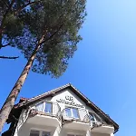 The White House 3*
